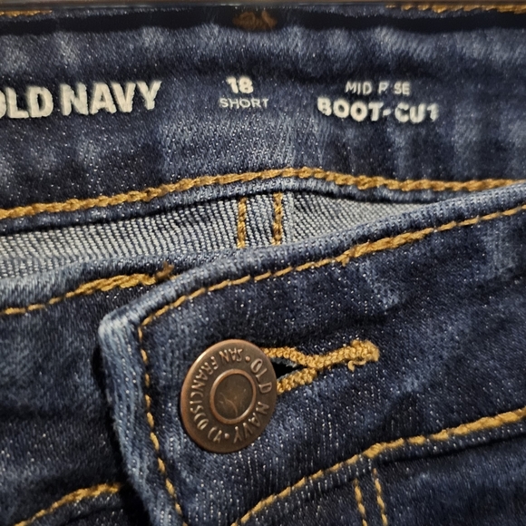 Old Navy Boot-Cut Jeans - Picture 3 of 3